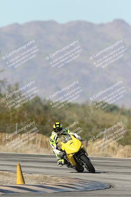 media/Dec-01-2025-Moto Forza (Mon) [[2daa91e15f]]/2-Intermediate Group/Session 3 (Turn 3)/